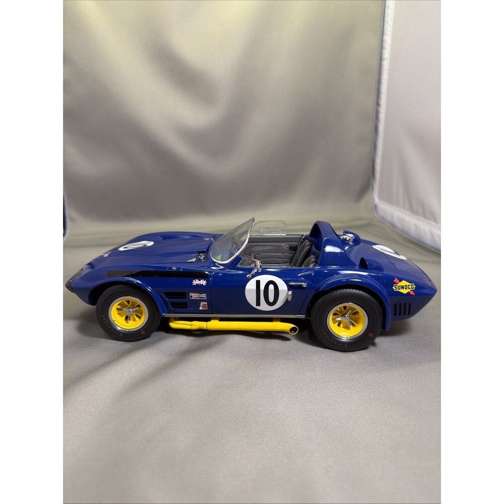 Exoto 1/18 1966 Corvette Grand Sport Roadster #10 Penske Sebring